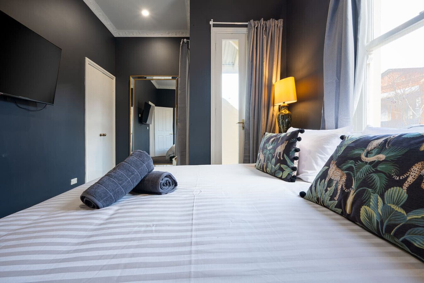 3 bedrooms, desk, iron/ironing board, WiFi