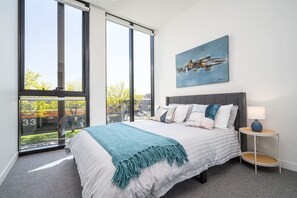 4 Schlafzimmer, Schreibtisch, Bügeleisen/Bügelbrett, WLAN