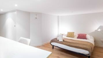 1 chambre, fer et planche à repasser, accès Internet, draps fournis