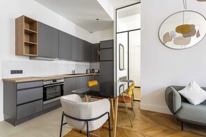 Fridge, microwave, oven, stovetop