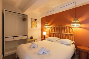2 bedrooms, iron/ironing board, Internet, bed sheets
