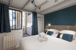 2 Schlafzimmer, BĂŒgeleisen/BĂŒgelbrett, Internetzugang, BettwĂ€sche