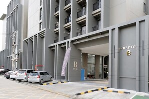 Free self parking - Chapter Hotel Hatyai (Hat Yai)
