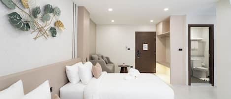 Standard Twin Room, Non Smoking | Desk, blackout drapes, iron/ironing board, free WiFi