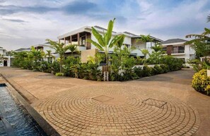 Exterior - Amrao - A Lindsay Manor  4 BHK with Pool and Jacuzzi (Anjuna)