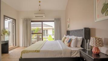 4 Schlafzimmer, Bügeleisen/Bügelbrett, Bettwäsche