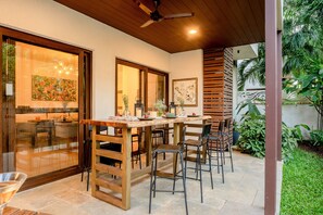 Outdoor dining - Amrao - A Lindsay Manor  4 BHK with Pool and Jacuzzi (Anjuna)