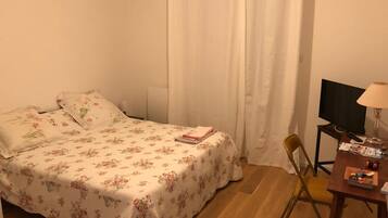 1 chambre, fer et planche Ă repasser, draps fournis
