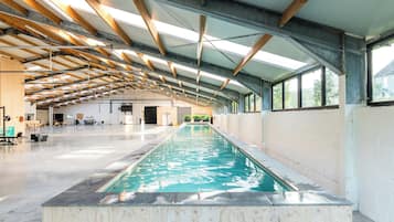 Hồ bơi trong nhà