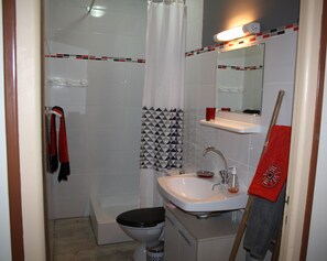 Dusche, Seife, Toilettenpapier