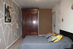 1 Schlafzimmer, Bügeleisen/Bügelbrett