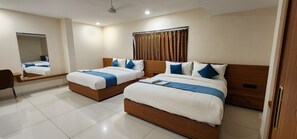 Premium Room - Hotel The Avirajan (Sanwer)