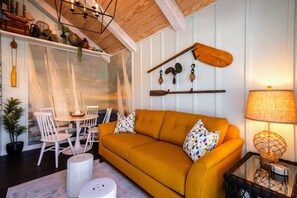 Télévision, table de tennis de table