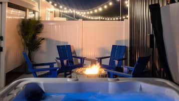 Bañera de hidromasaje al aire libre