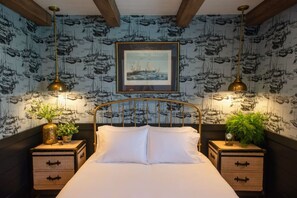 2 chambres, bureau, fer et planche à repasser, lit parapluie