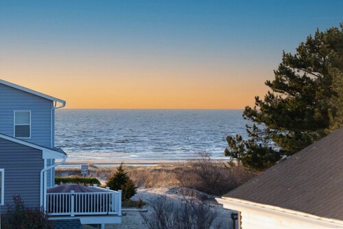 The Coastal Quad: A Private, Luxury Pocket Resort