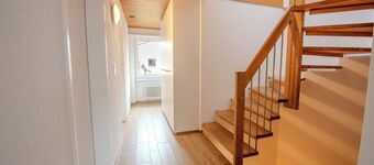 Mid-terrace house with three rooms, bathroom, guest toilet and kitchen for rent
