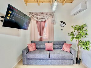 TV - Acharavi Central Apartment (Acharavi)