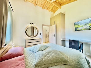 Berço de viagem, Wi-Fi de cortesia, roupa de cama