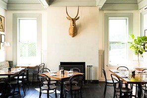 Dining - Enchanting Hotel with Outdoor Pool & Sun Terrace - Just 1 Mile from UT Austin (Austin)