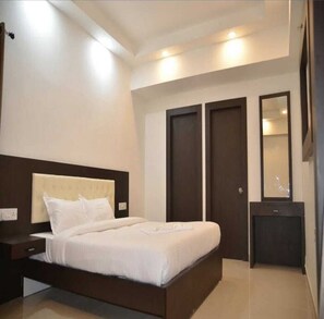 Club Suite | Living area - Hotel Max INN (Bhagalpur)