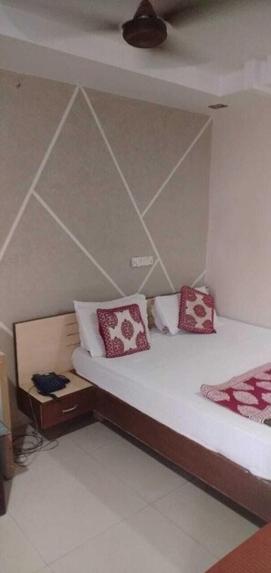 Kamar Double Standar