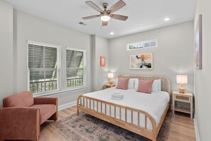 5 habitaciones, tabla de planchar con plancha, internet y ropa de cama 