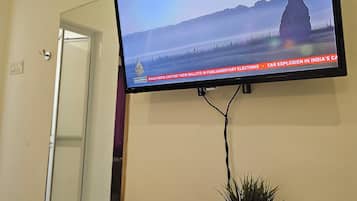 Iron/ironing board, free WiFi