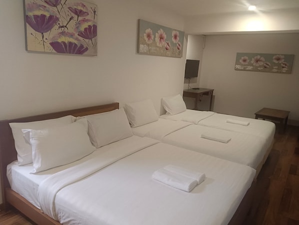 Family Quadruple Room | Iron/ironing board, free WiFi