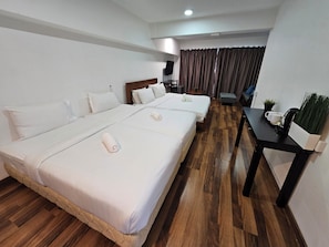 Family Quadruple Room | Iron/ironing board, free WiFi - Heliconia by Treebridge (George Town)