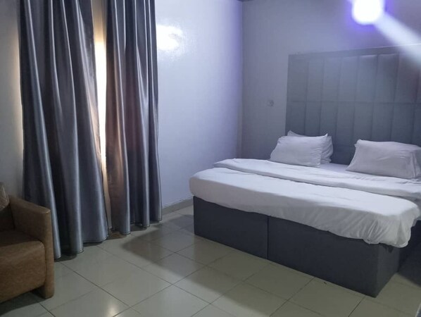 Twin Room, Balcony, Courtyard View