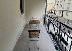 Apartment | Outdoor dining