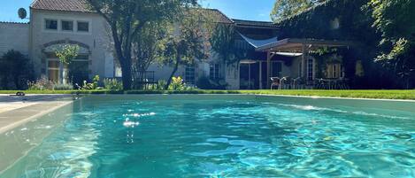 Piscine extérieure, piscine chauffée