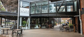 Spacious Modern 3BR Townhouse Close to CBD | Parking