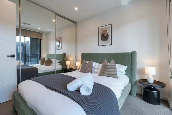 3 bedrooms, desk, iron/ironing board, travel crib