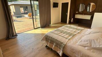 7 slaapkamers, een strijkplank/strijkijzer, wifi, beddengoed