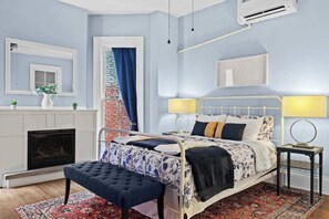 4 bedrooms, iron/ironing board, WiFi, bed sheets - Elegant Manor w/ Private Yard & Modern Amenities! (Louisville)