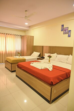 Premium bedding, free minibar, desk, laptop workspace