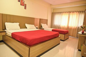 Premium bedding, free minibar, desk, laptop workspace