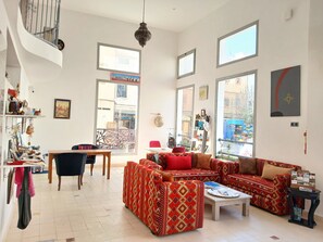 Lobby sitting area - Al Bouhaira Abyad Art & Golf (Essaouira)