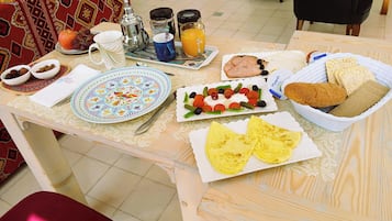 매일 뷔페 무료 아침 식사 포함