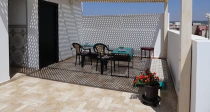 Al Bouhaira Abyad Art & Golf