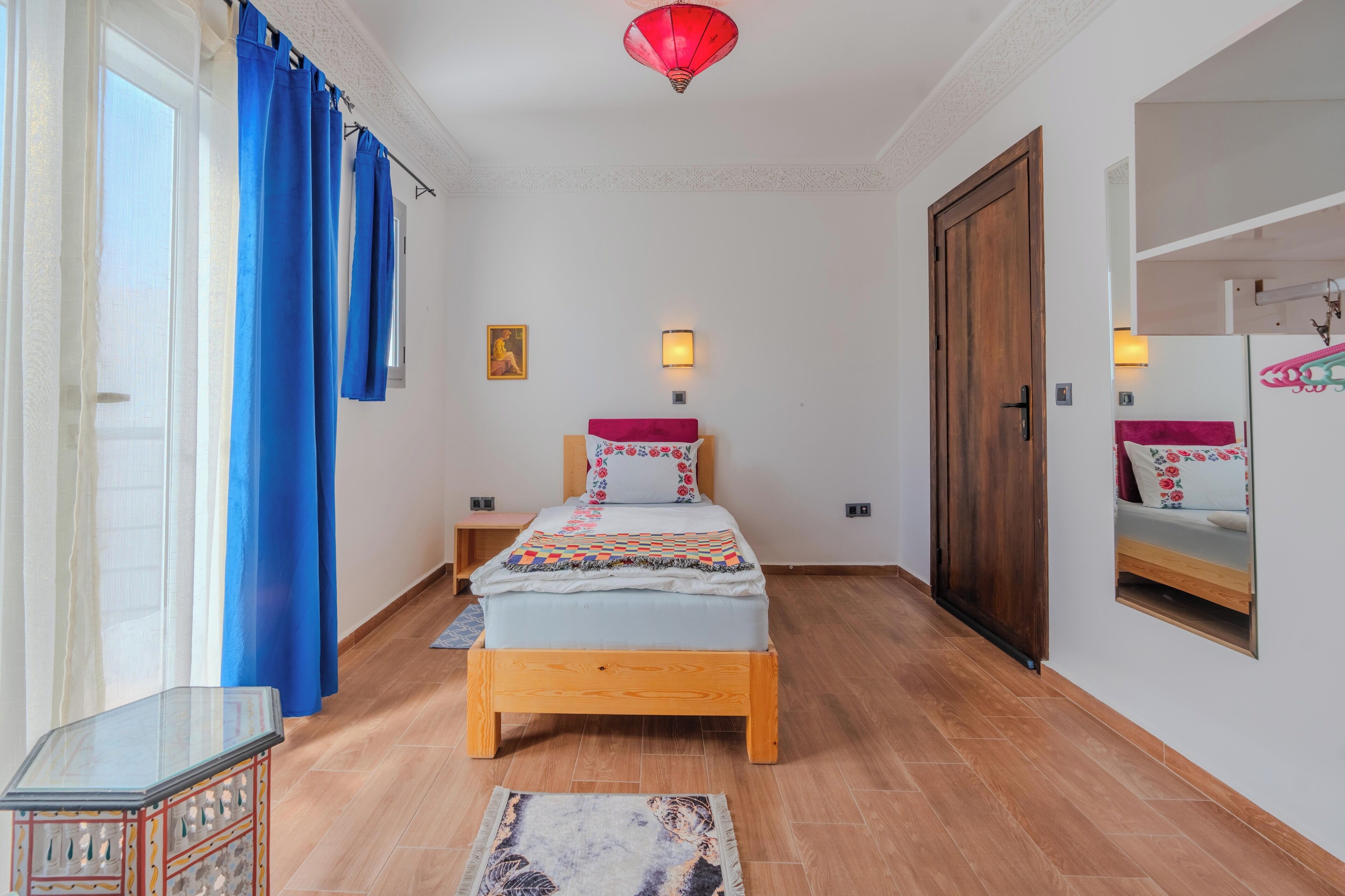Habitación individual clásica, balcón, vistas a la ciudad | Sábanas de algodón egipcio y ropa de cama de alta calidad
