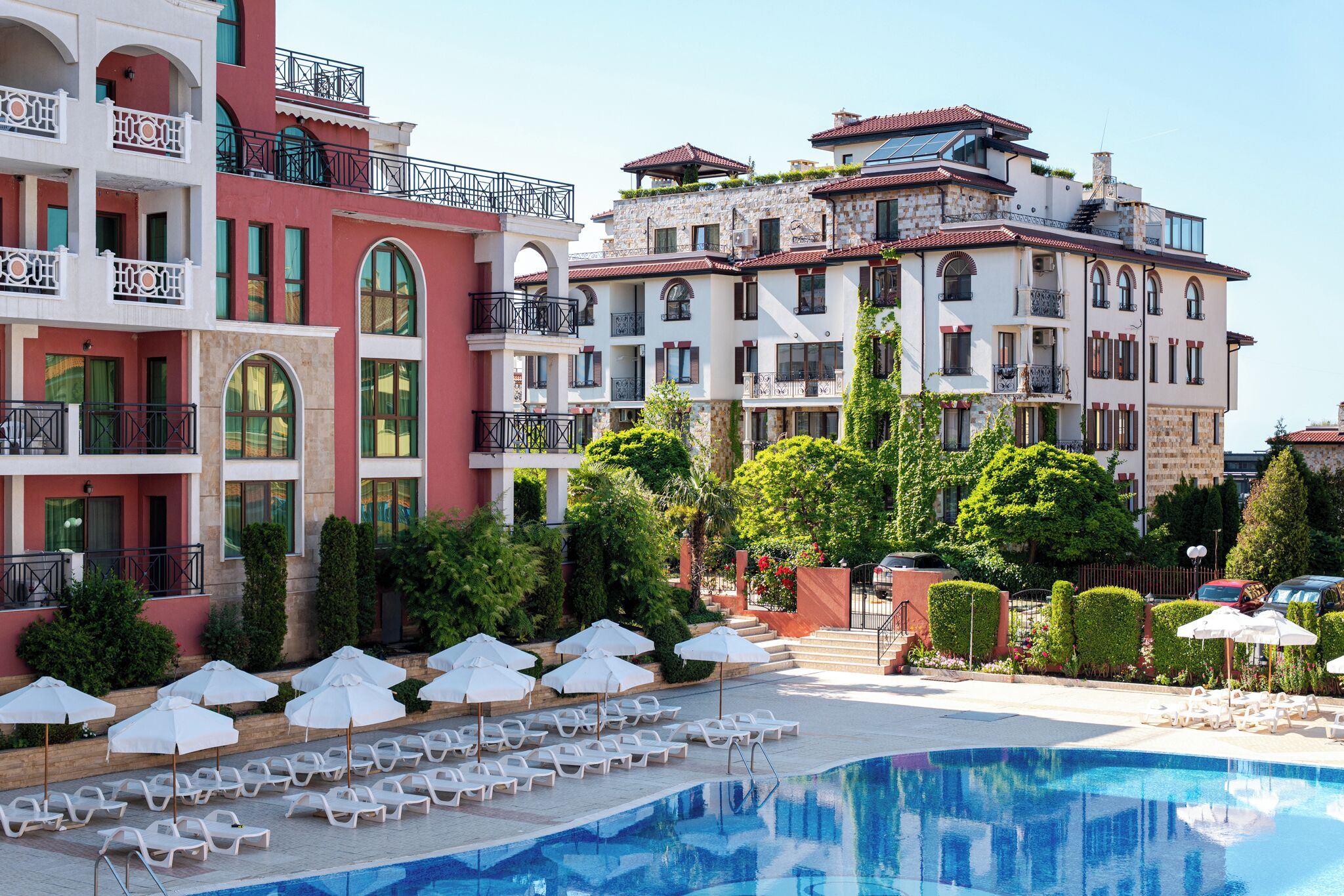 Seasonal outdoor pool