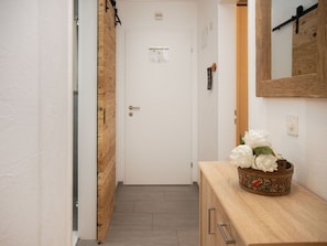 Interior - Lovely apartment for 5 guests with WIFI, pool, TV, balcony and panoramic view (Falera)
