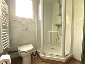 Hair dryer - House with enclosed garden 250m from sea, 3 bedrooms, parking, Trégastel (Trégastel)