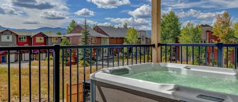 Tina de hidromasaje al aire libre