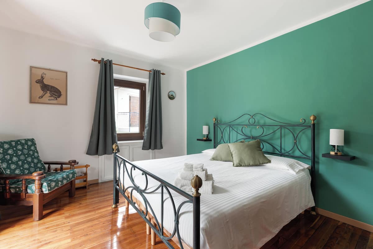 Classic Apartment, Balcony, Valley View | Free cribs/infant beds, free WiFi, bed sheets