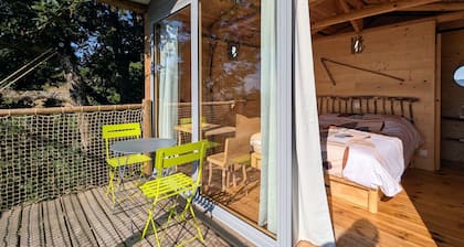 Baumhaus mit Klimaanlage in St Paulien