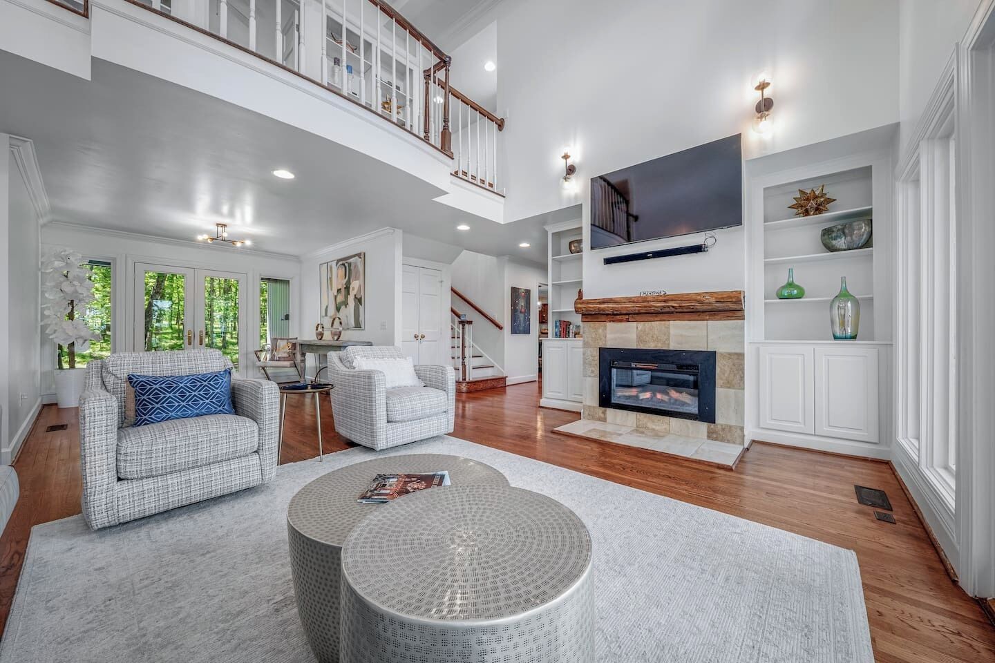 Smart TV, fireplace, offices